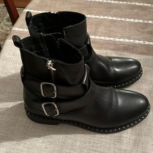 Black studded biker boots! Size 7.